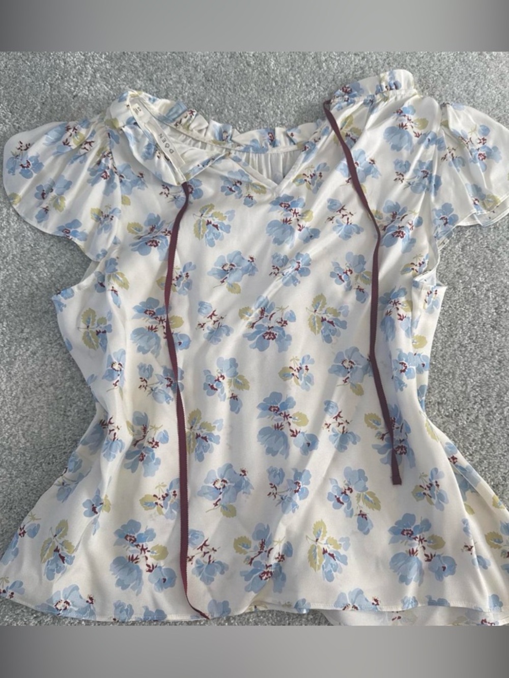 Doen Light Blue Floral Ruffled Neck Blouse